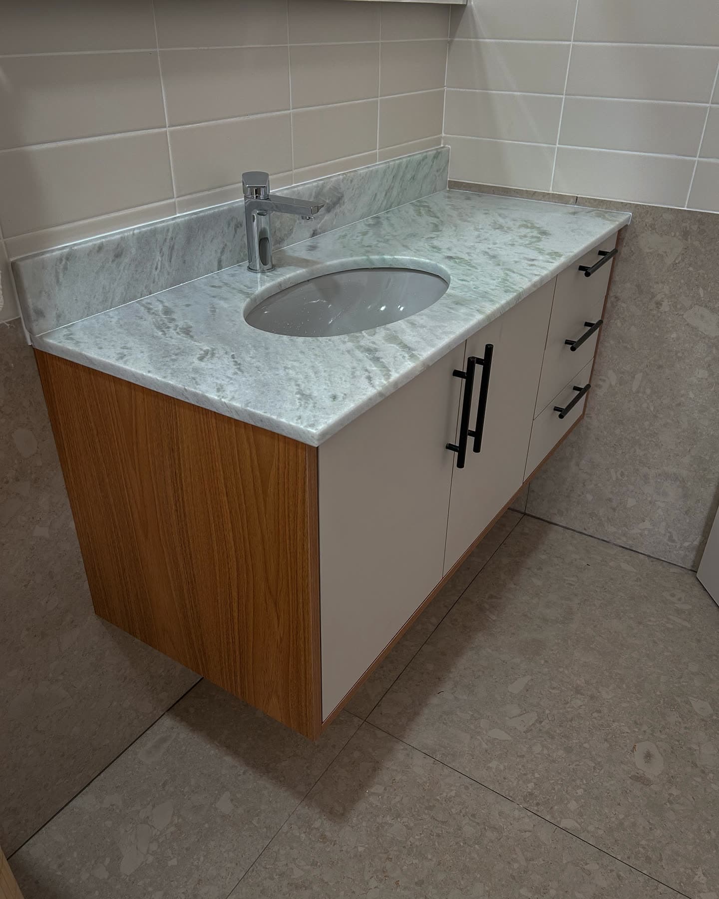 Lavabo com marcenaria – imagem 5